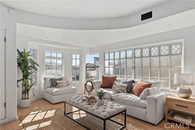 225 24th Street, Manhattan Beach, CA 90266