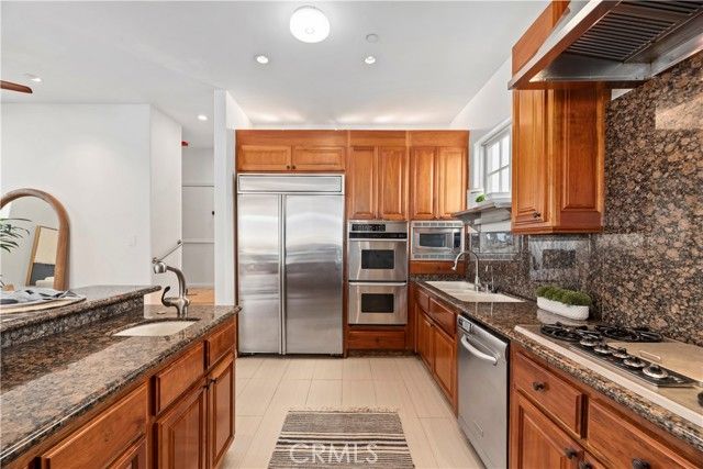 225 24th Street, Manhattan Beach, CA 90266