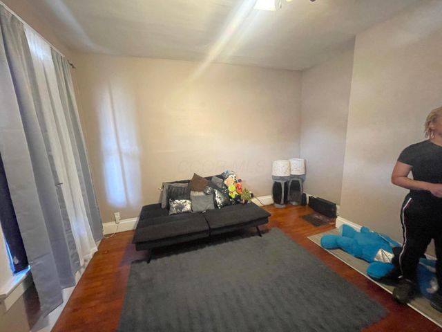 495 E Welch Avenue, Columbus, OH 43207