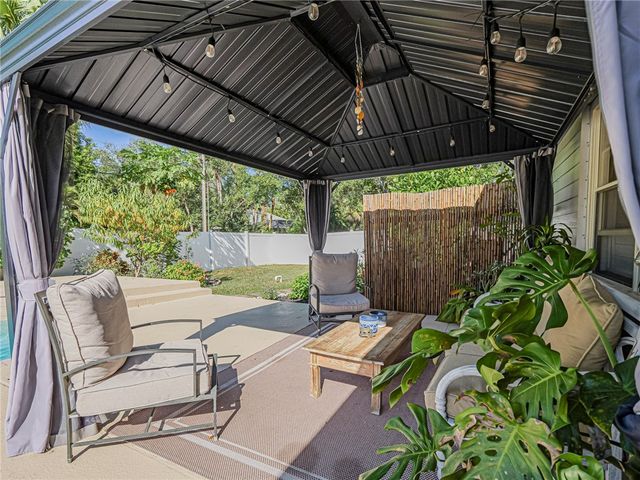 665 32nd Avenue SW, Vero Beach, FL 32968