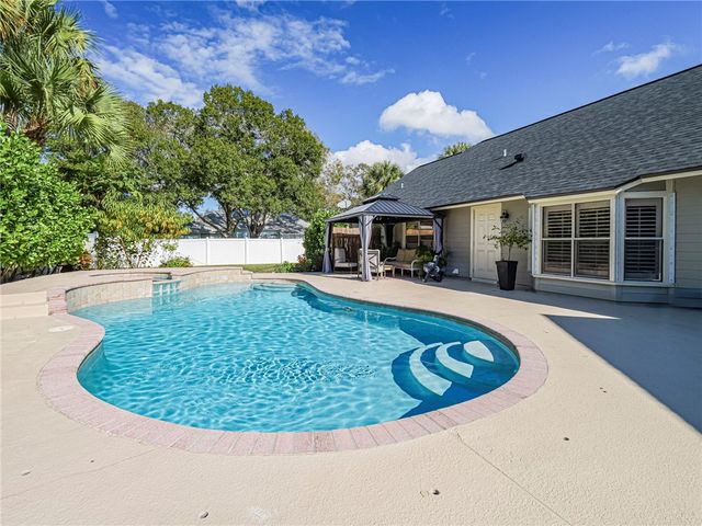 665 32nd Avenue SW, Vero Beach, FL 32968