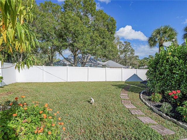 665 32nd Avenue SW, Vero Beach, FL 32968