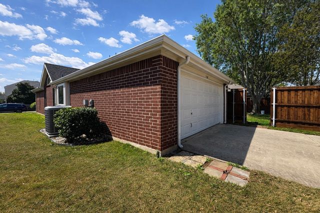 1528 Bosque Drive, Carrollton, TX 75010