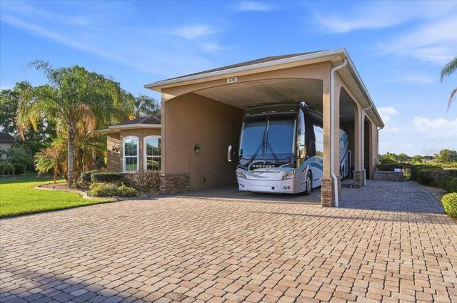 576 MEANDERING WAY, Polk City, FL 33868