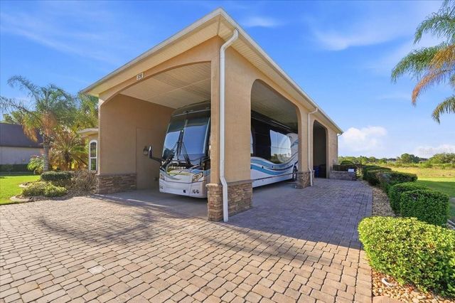 576 MEANDERING WAY, Polk City, FL 33868