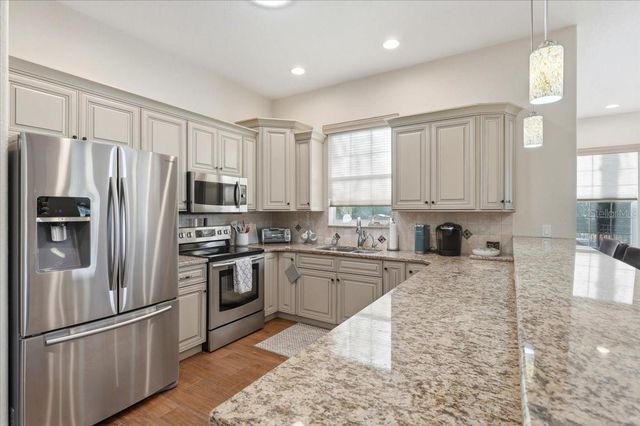 576 MEANDERING WAY, Polk City, FL 33868