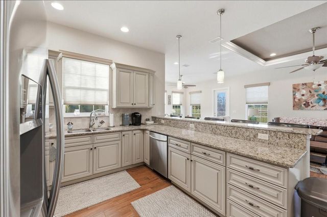 576 MEANDERING WAY, Polk City, FL 33868