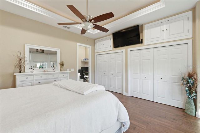 576 MEANDERING WAY, Polk City, FL 33868