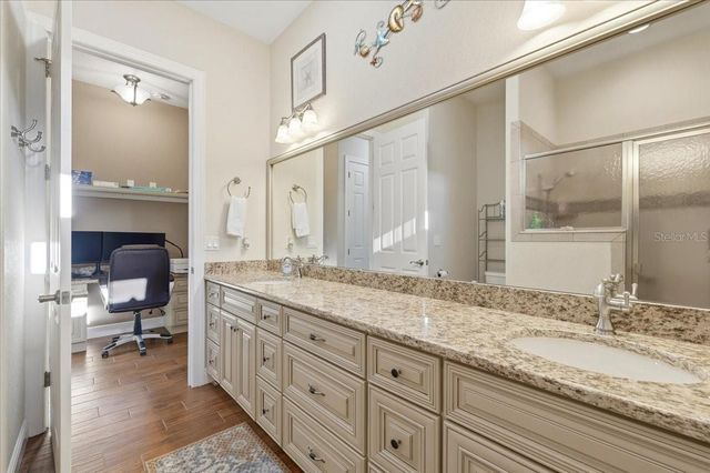 576 MEANDERING WAY, Polk City, FL 33868