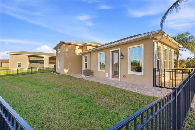 576 MEANDERING WAY, Polk City, FL 33868