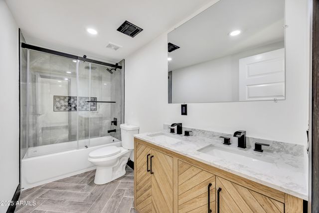 6017 W COLTER Street, Glendale, AZ 85301