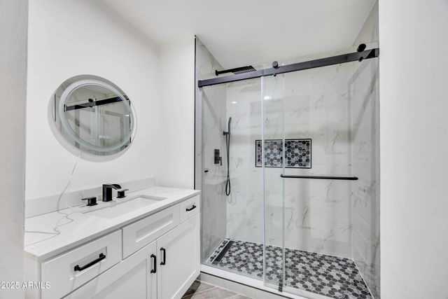 6017 W COLTER Street, Glendale, AZ 85301