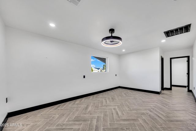 6017 W COLTER Street, Glendale, AZ 85301