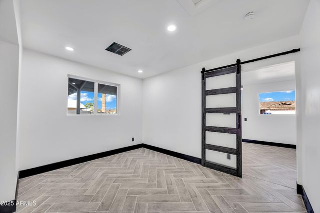 6017 W COLTER Street, Glendale, AZ 85301