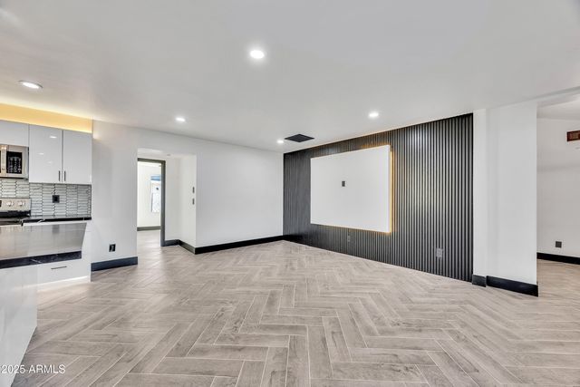 6017 W COLTER Street, Glendale, AZ 85301