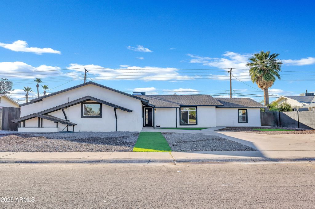 6017 W COLTER Street, Glendale, AZ 85301