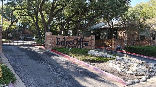 7122 Wood Hollow DR 71, Austin, TX 78731