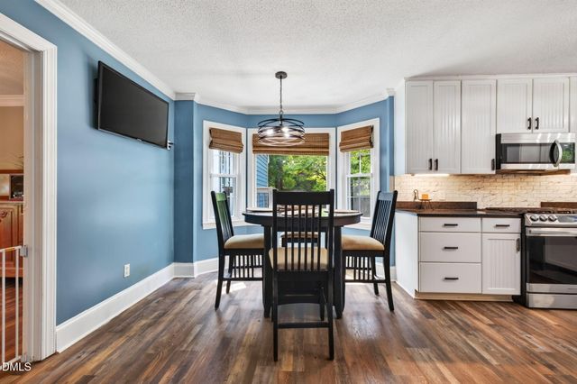 2900 Meadowview Court, Apex, NC 27539
