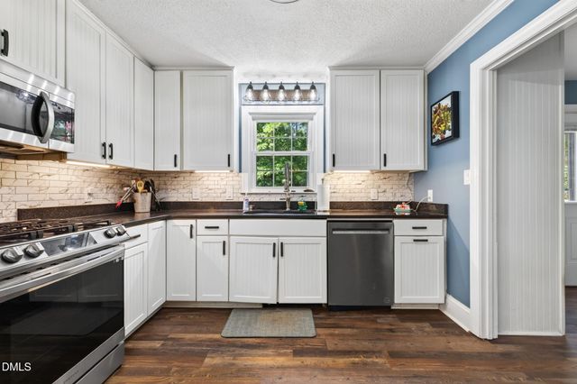 2900 Meadowview Court, Apex, NC 27539