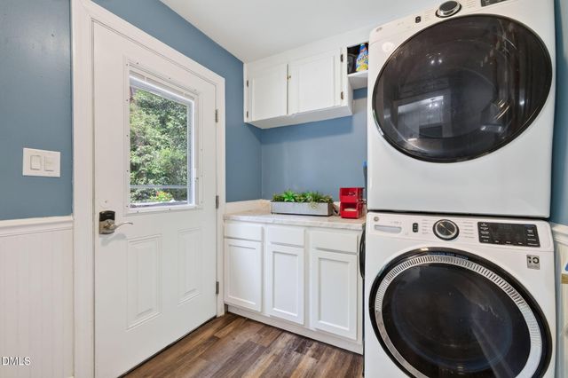 2900 Meadowview Court, Apex, NC 27539