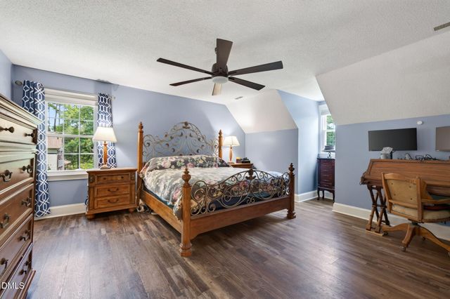 2900 Meadowview Court, Apex, NC 27539