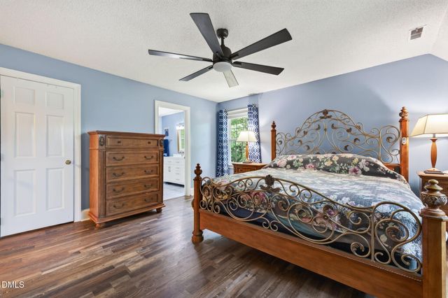 2900 Meadowview Court, Apex, NC 27539