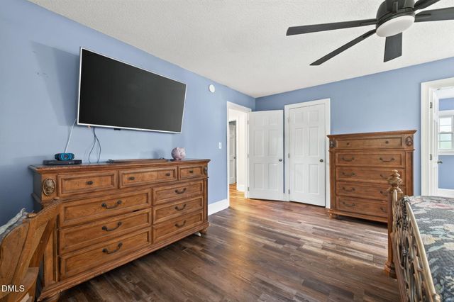 2900 Meadowview Court, Apex, NC 27539