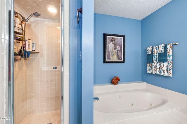 2900 Meadowview Court, Apex, NC 27539