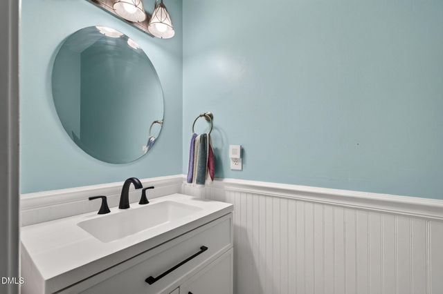 2900 Meadowview Court, Apex, NC 27539