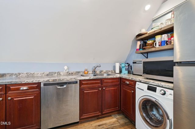 2900 Meadowview Court, Apex, NC 27539
