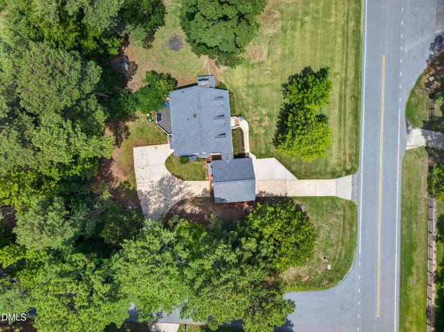 2900 Meadowview Court, Apex, NC 27539
