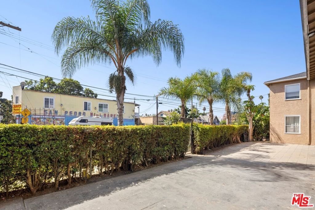 259 E 41st Place, Los Angeles, CA 90011 — photo 2