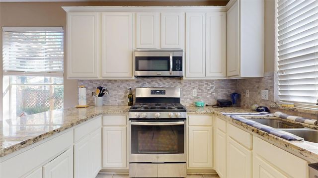 14 Willow Point Place, The Woodlands, TX 77382