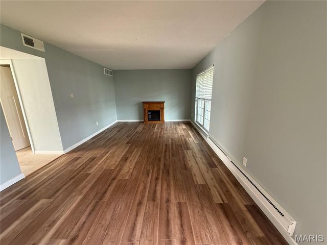 846 Dumont Place, St Louis, MO 63125