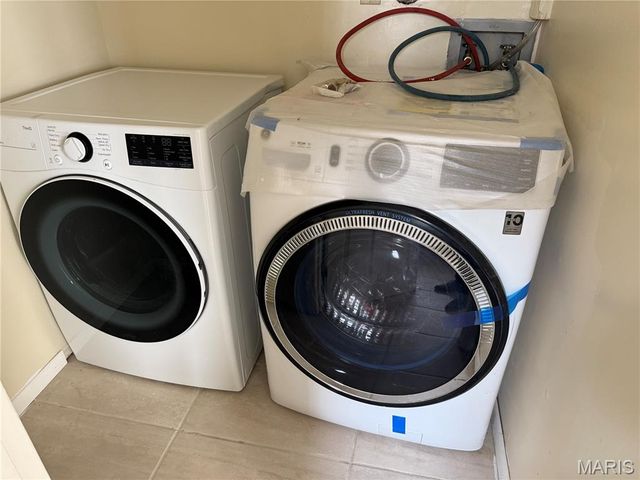 846 Dumont Place, St Louis, MO 63125