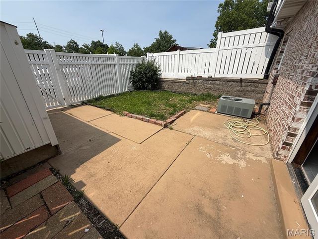 846 Dumont Place, St Louis, MO 63125