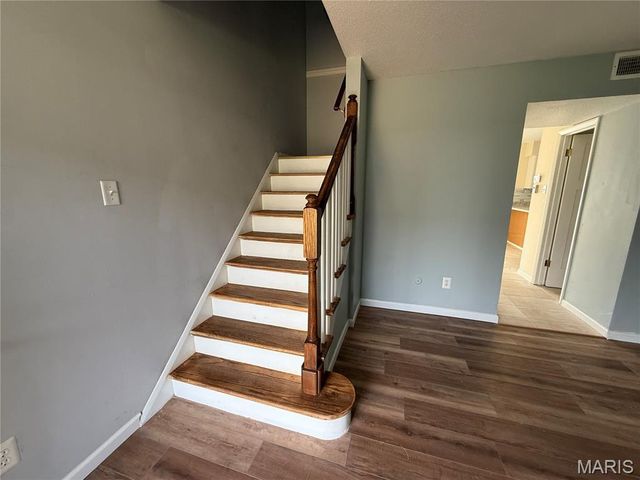 846 Dumont Place, St Louis, MO 63125