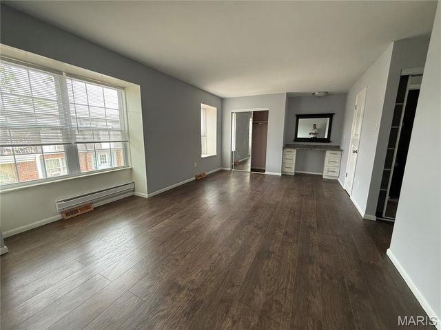 846 Dumont Place, St Louis, MO 63125