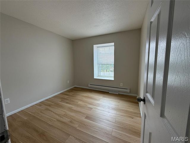 846 Dumont Place, St Louis, MO 63125