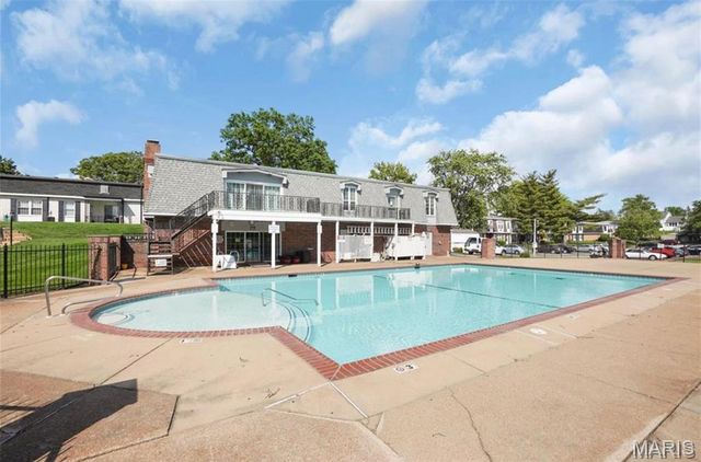 846 Dumont Place, St Louis, MO 63125