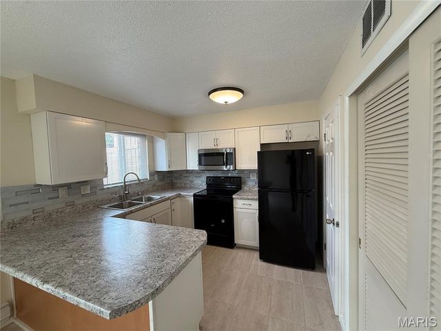 846 Dumont Place, St Louis, MO 63125