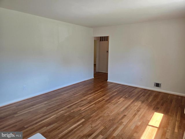 4206 LYONS ST, Temple Hills, MD 20748