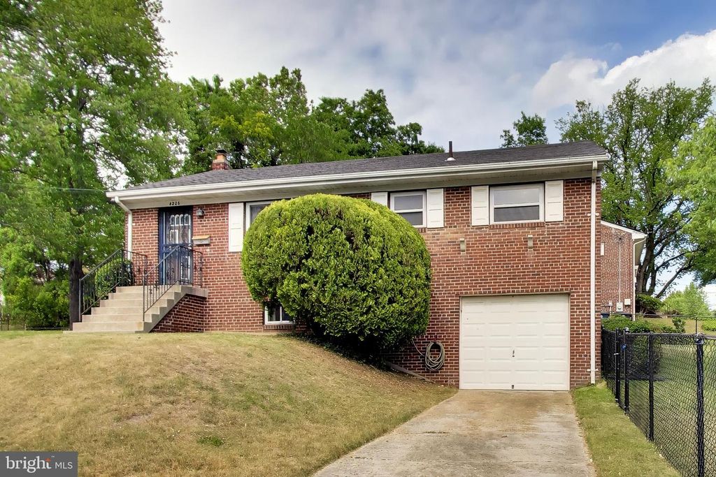 Image 2 of property listing at 4206 LYONS ST, Temple Hills, MD 20748