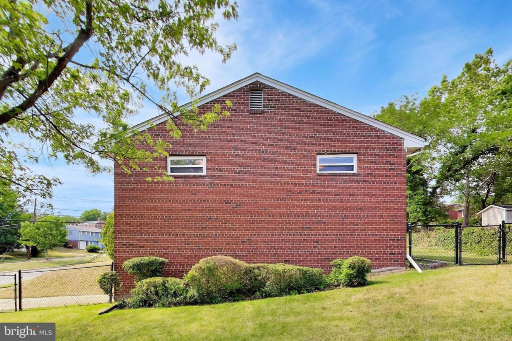 Image 29 of property listing at 4206 LYONS ST, Temple Hills, MD 20748
