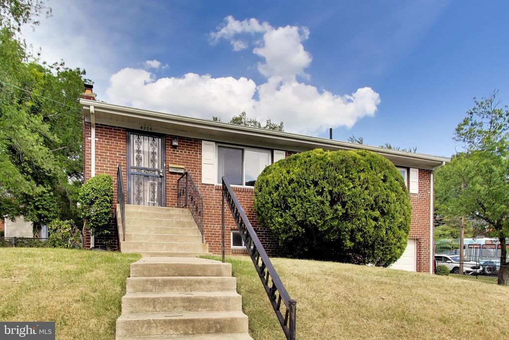 Image 3 of property listing at 4206 LYONS ST, Temple Hills, MD 20748