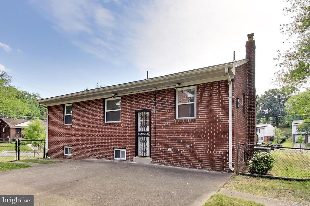 Image 33 of property listing at 4206 LYONS ST, Temple Hills, MD 20748