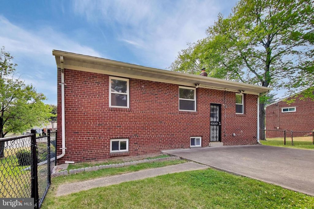 Image 34 of property listing at 4206 LYONS ST, Temple Hills, MD 20748