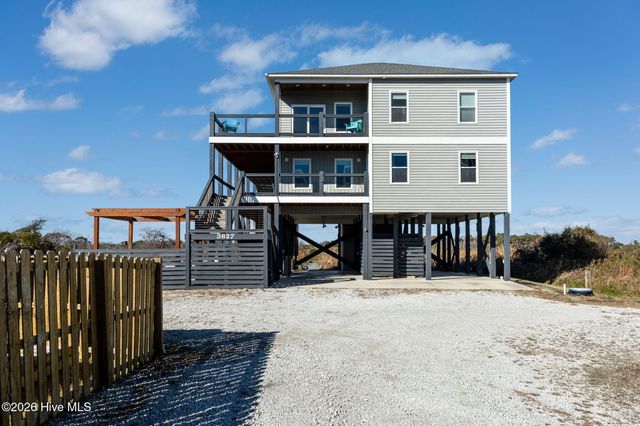3627 Island Drive, N Topsail Beach, NC 28460