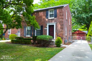 1932 Allard Avenue, Grosse Pointe Woods, MI 48236