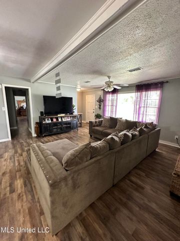 1420 S 9th Street, Columbus, MS 39701